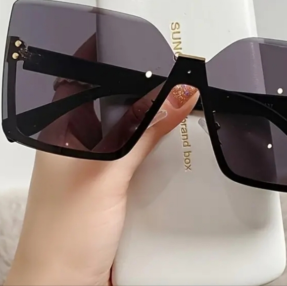 XING YU LADIES RIMLESS OVERSIZED TRENDY FASHION SUNGLASSRS BLACK AND GREY hp🔥🔥 - Picture 4 of 6